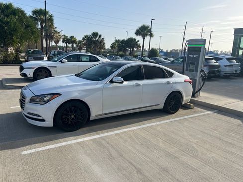 Used 2017 Genesis G80 5.0 Ultimate RWD image 2