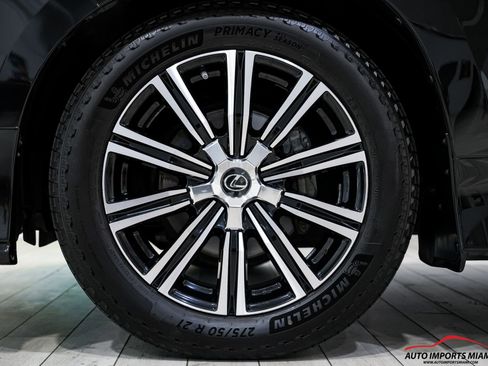 Used 2021 Lexus LX 570 4WD w/ Luxury Package image 92