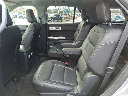 Certified 2023 Ford Explorer Limited w/ Limited Technology Package image 10