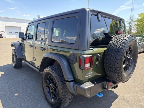Used 2024 Jeep Wrangler Unlimited AWD/4WD image 4