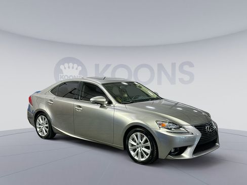 Used 2016 Lexus IS 200t image 10