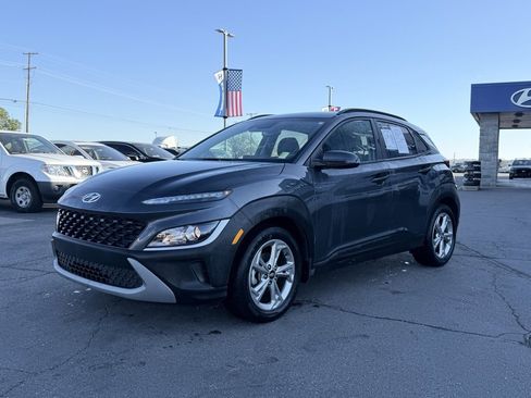 Used 2022 Hyundai Kona SEL w/ Convenience Package image 3