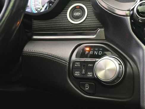 Used 2020 RAM 1500 Limited w/ Black Appearance Package AWD/4WD image 38