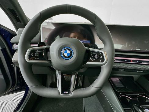 New 2026 BMW 550e xDrive w/ Executive Package image 10