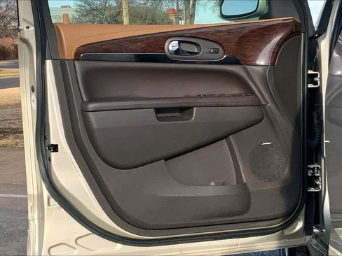 Used 2016 Buick Enclave Premium image 22