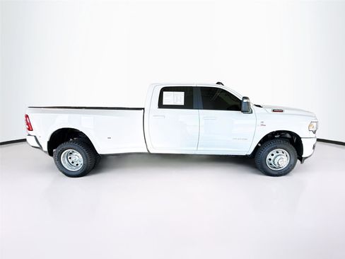 Used 2024 RAM 3500 Big Horn w/ Sport Appearance Package image 32
