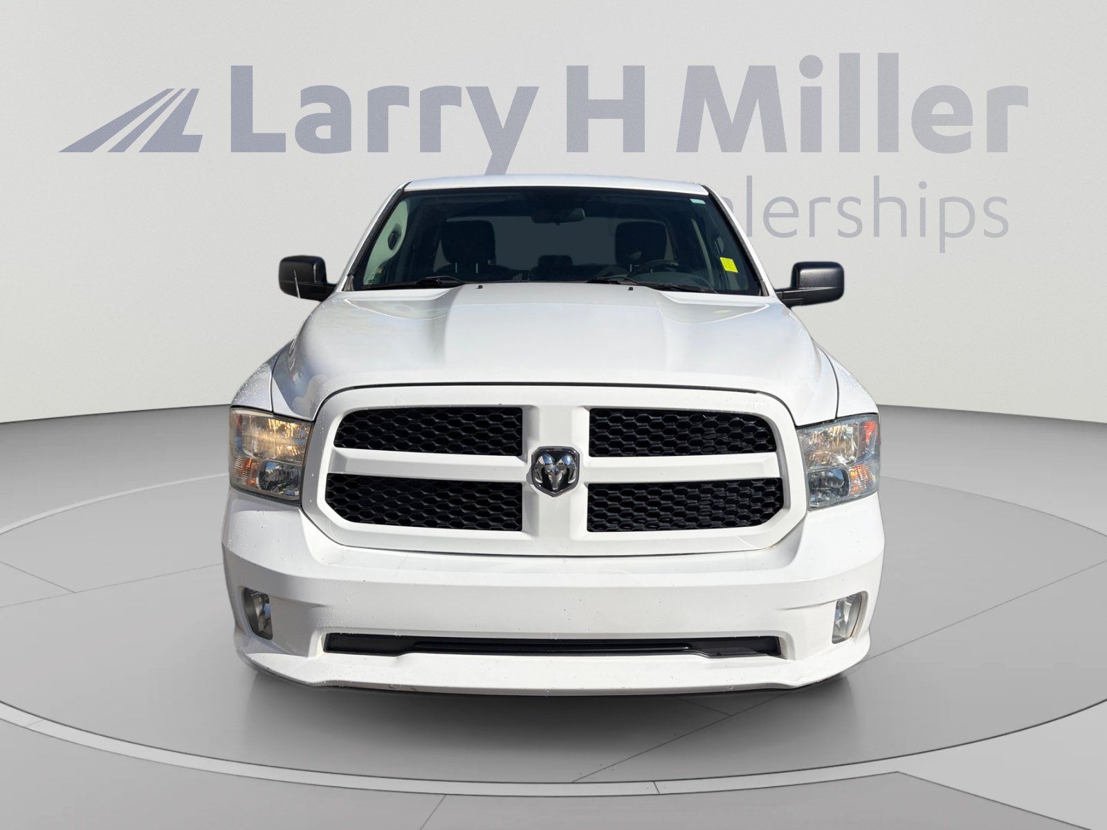 Used 2017 RAM 1500 Express AWD/4WD image 8