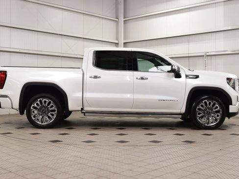 Used 2024 GMC Sierra 1500 Denali Ultimate AWD/4WD image 9