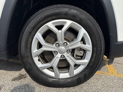 Used 2024 Jeep Compass Latitude AWD/4WD image 38