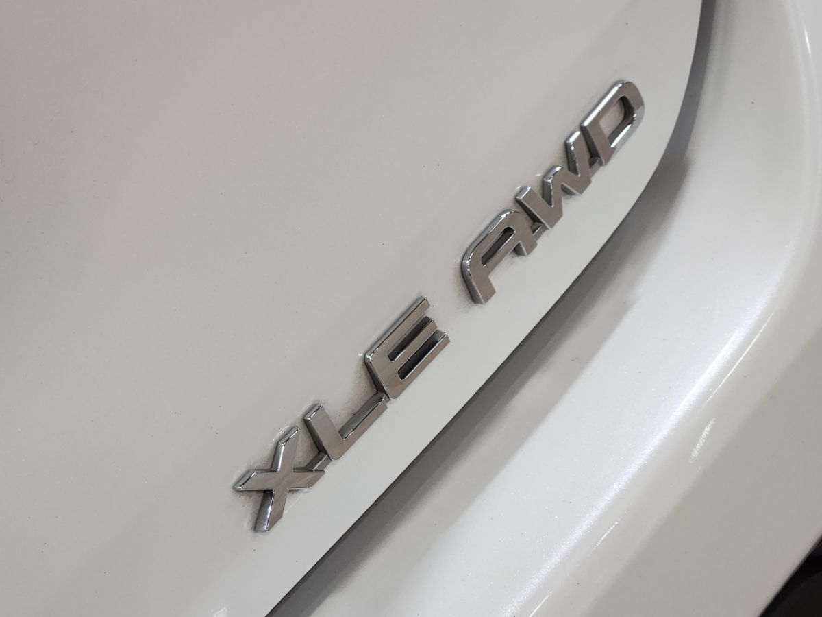 Used 2021 Toyota Highlander XLE AWD/4WD image 26