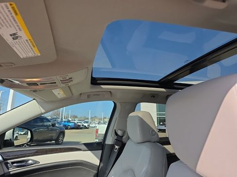 Used 2016 Cadillac SRX Premium image 21