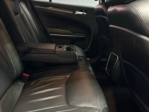 Used 2016 Chrysler 300 Limited image 24