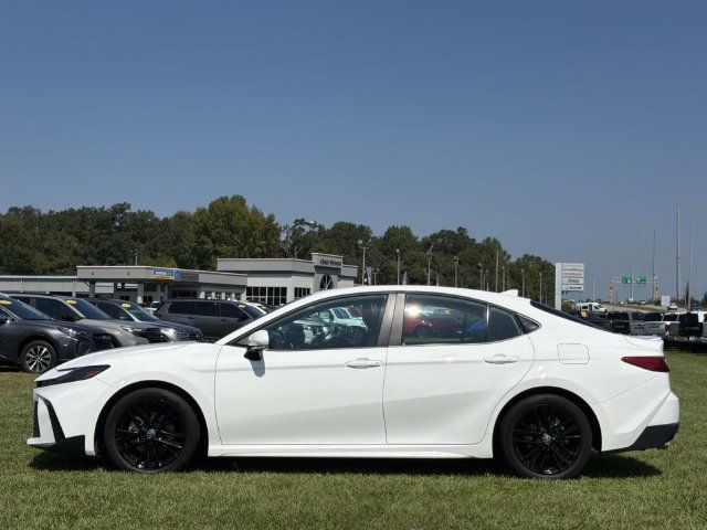 Used 2025 Toyota Camry SE FWD image 12