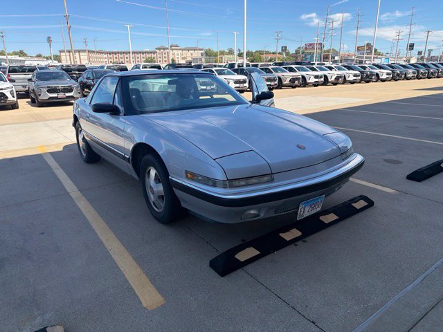 Used 1990 Buick Reatta Coupe FWD image 1
