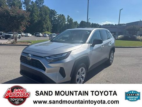 Used 2024 Toyota RAV4 LE FWD image 7