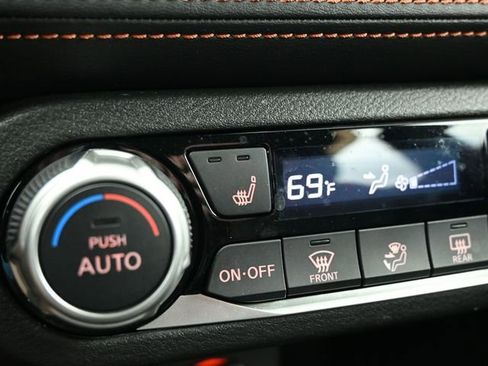 Used 2020 Nissan Kicks SR w/ SR Premium Package image 17