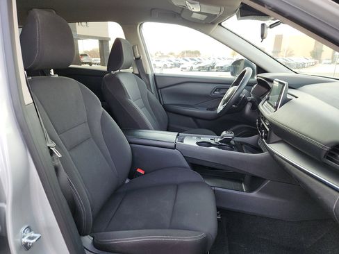 Used 2024 Nissan Rogue S image 15