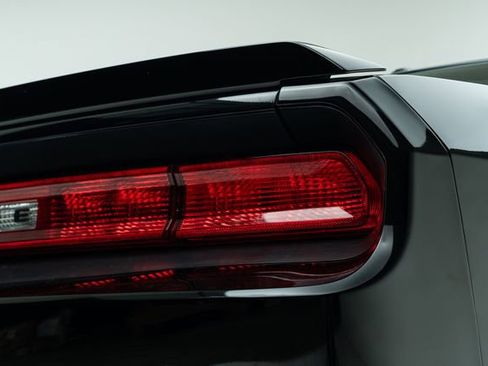 Used 2012 Dodge Challenger R/T image 15