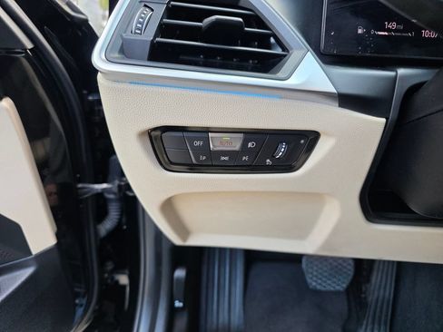 Certified 2024 BMW 330i Sedan w/ Convenience Package RWD image 25