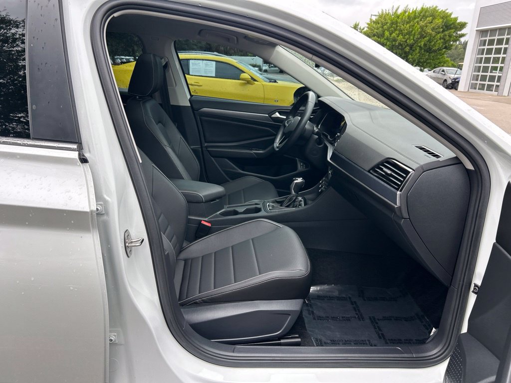 Certified 2024 Volkswagen Jetta SE FWD image 42