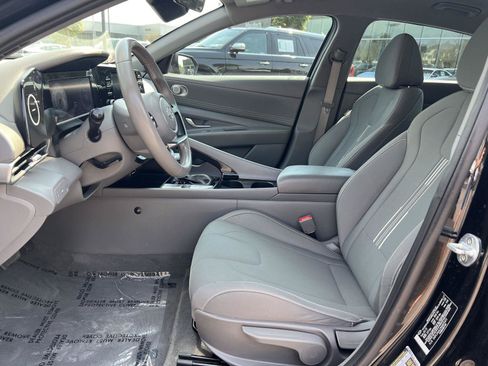 Used 2022 Hyundai Elantra SEL w/ Convenience Package FWD image 27