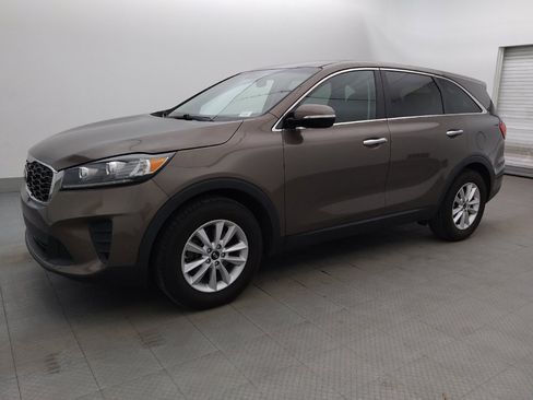 Used 2020 Kia Sorento FWD V6 image 2