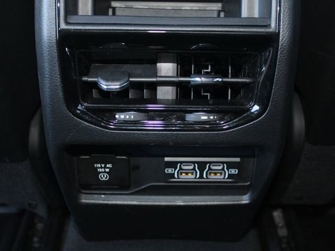 Used 2023 Jeep Grand Cherokee Altitude image 33