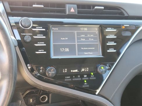 Used 2018 Toyota Camry XSE image 24