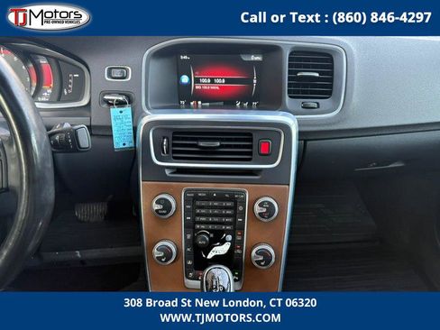 Used 2016 Volvo S60 T5 Premier image 19