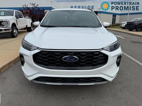 Used 2023 Ford Escape ST-Line Select w/ Class II Trailer Tow Package AWD/4WD image 2