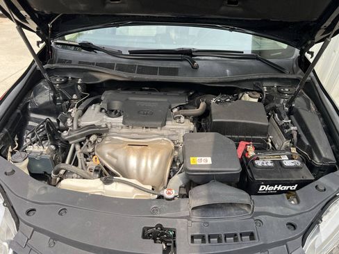 Used 2017 Toyota Camry LE w/ Moonroof Package FWD image 29