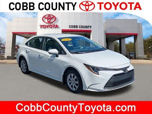 Used 2026 Toyota Corolla LE FWD image 1