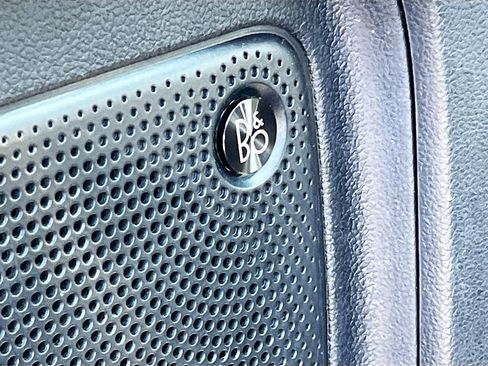 Used 2020 Ford Escape Titanium image 19