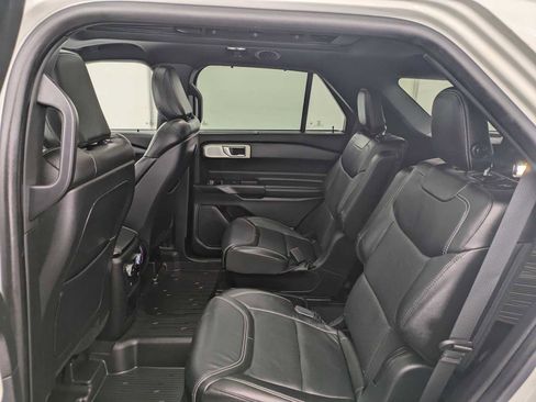 Used 2020 Ford Explorer ST w/ ST Street Pack image 19