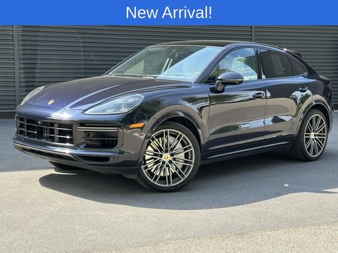 Certified 2022 Porsche Cayenne Turbo AWD/4WD image 1