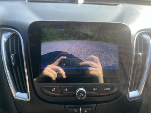Used 2020 Chevrolet Malibu LT FWD image 20