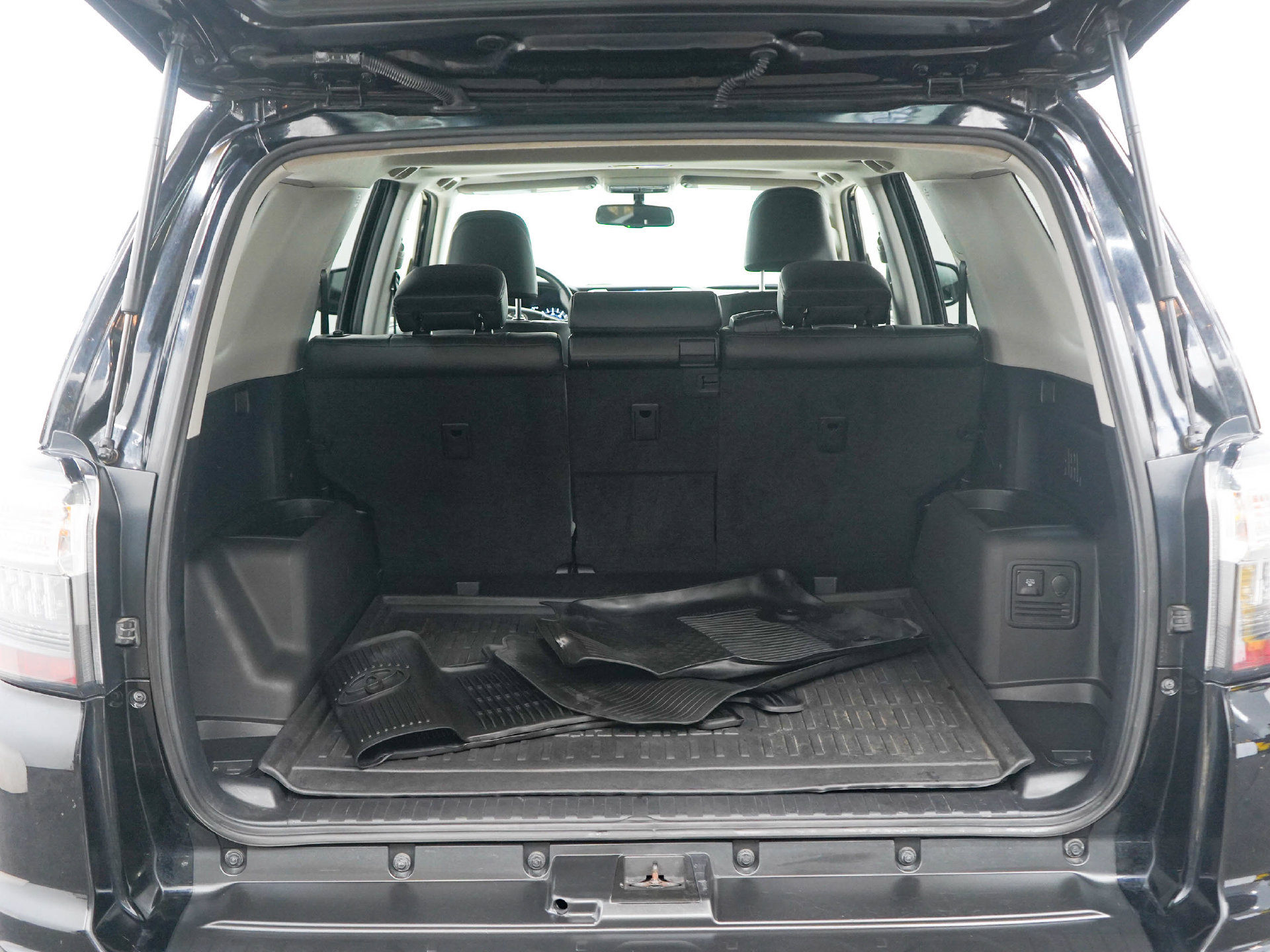 Used 2019 Toyota 4Runner Limited AWD/4WD image 16