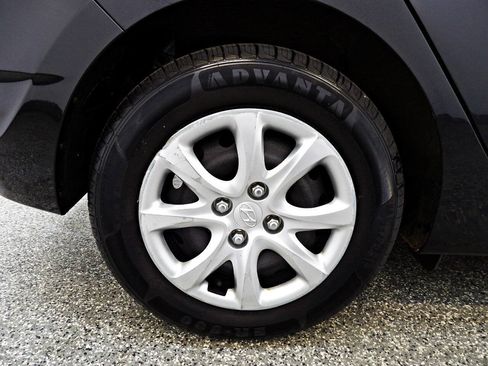 Used 2014 Hyundai Accent GS FWD image 19