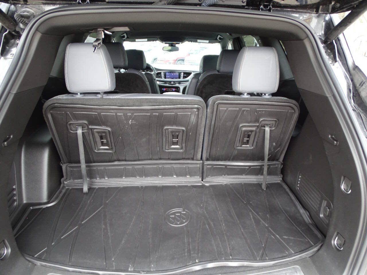 Used 2022 Buick Enclave AWD Essence w/ Sport Touring Edition image 38