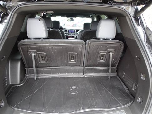 Used 2022 Buick Enclave AWD Essence w/ Sport Touring Edition image 38