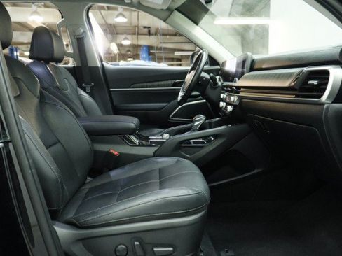 Used 2023 Kia Telluride EX w/ EX Captain's Chair Package FWD image 22