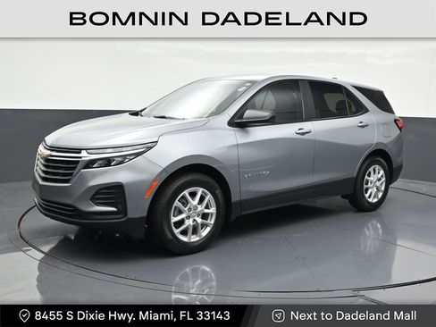 Used 2023 Chevrolet Equinox LS image 1