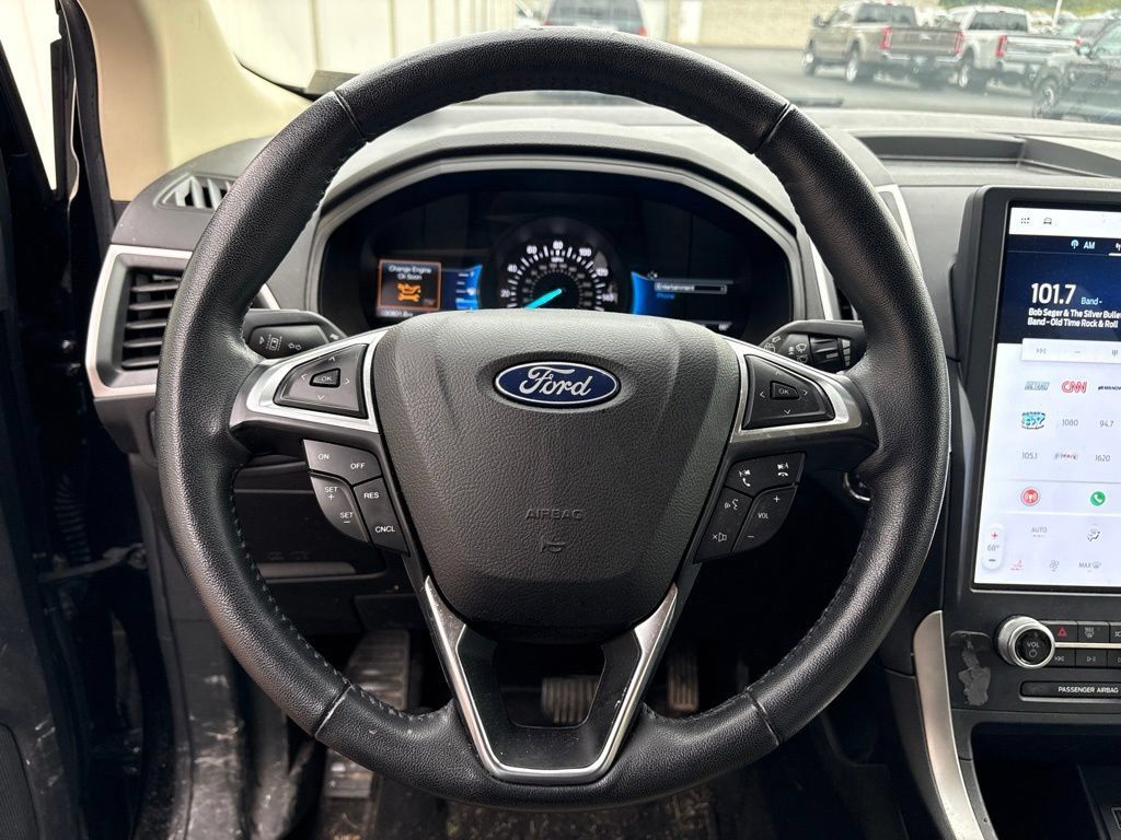 Used 2023 Ford Edge SEL AWD/4WD image 9