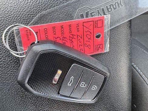 Used 2022 Hyundai Elantra SEL w/ Preferred Accessory Package FWD image 31