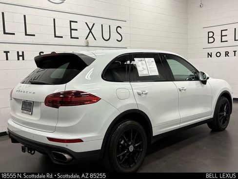 Used 2016 Porsche Cayenne AWD/4WD image 4