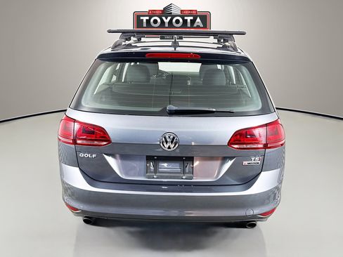 Used 2017 Volkswagen Golf S image 6