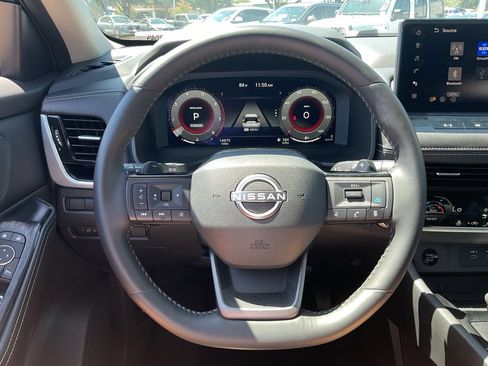 Used 2026 Nissan Rogue SL FWD image 30