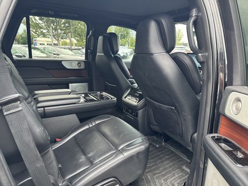 Used 2021 Lincoln Navigator Reserve AWD/4WD image 15
