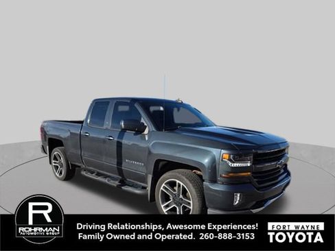Used 2019 Chevrolet Silverado 1500 LT w/ LPO, Black Pack AWD/4WD image 5