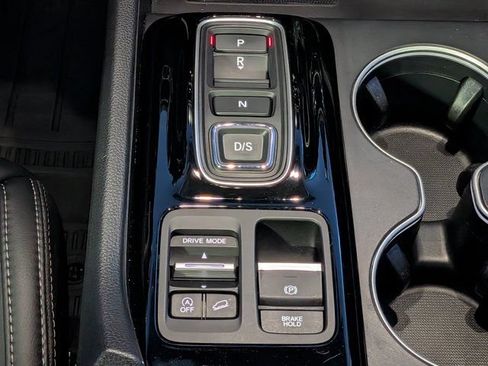 Certified 2024 Honda Pilot Touring image 21